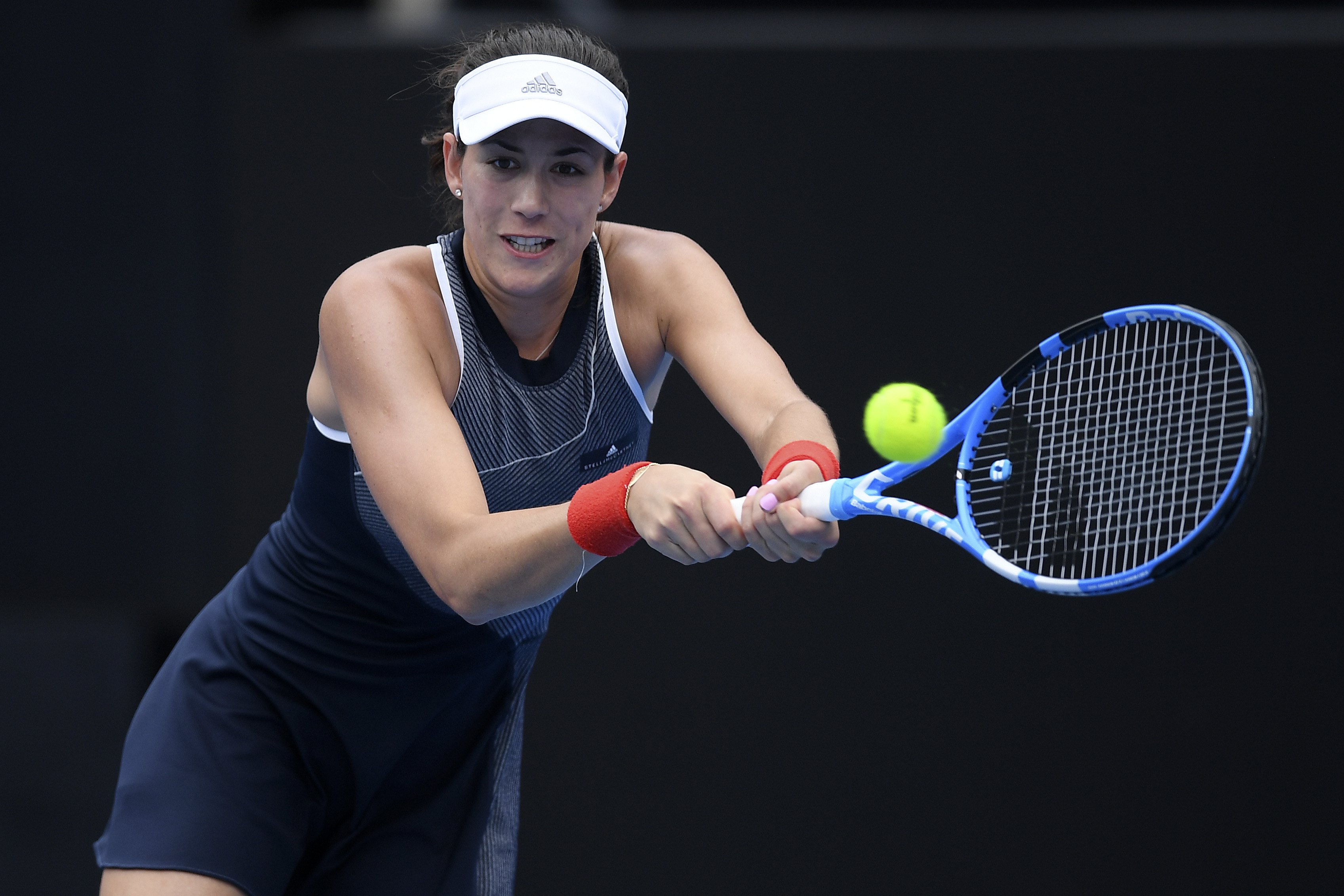 穆古鲁扎巅峰对决，阿扎伦卡与30激战IG分钟，出色防守胜负难料！